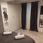 Paola -