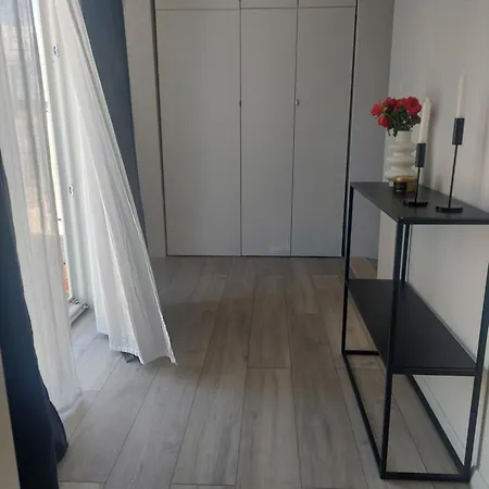 Paola - *